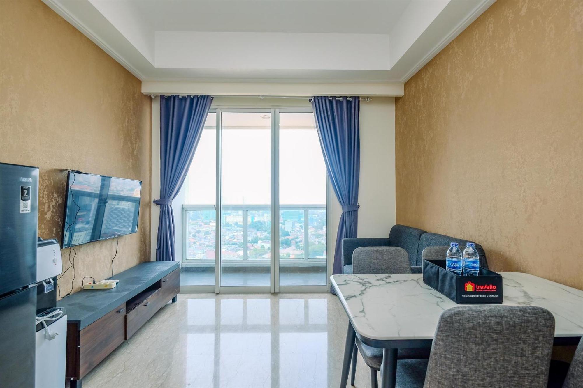 Modern Look And Comfy 2br At Menteng Park By Travelio Apartemen Jakarta